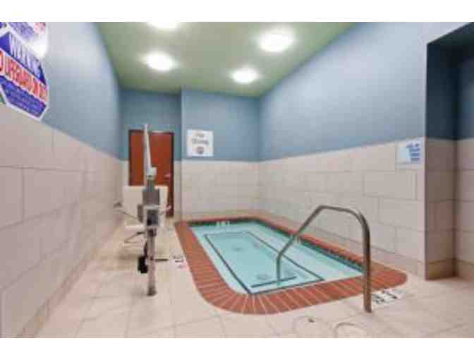 CA - Oakland - Holiday Inn Express - One Night Stay