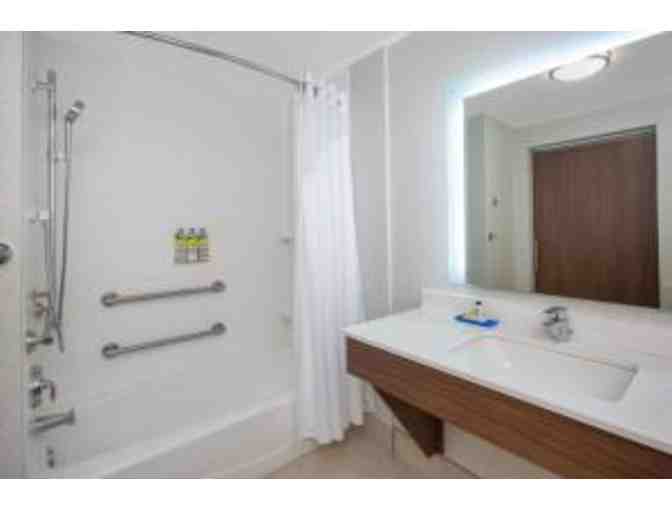 CA - Chico - Holiday Inn Express - One Night Getaway