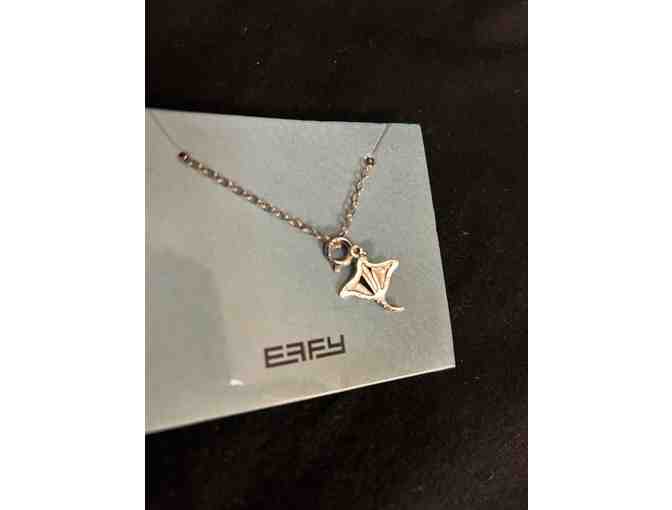 Stingray Necklace (Silver, 18 inch chain)