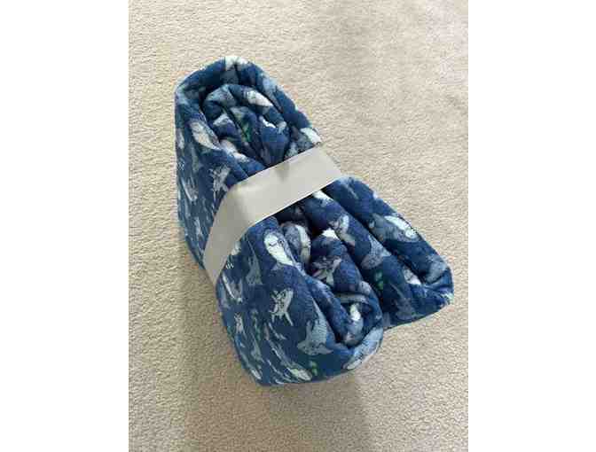 1 SHARK Blanket - Soft (Queen/Full Plush Velvet, Size 88' x 88')