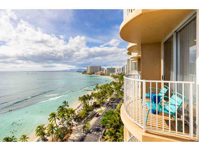 Two (2) Night Stay + Daily Breakfast at The Twin Fin (OAHU)-1