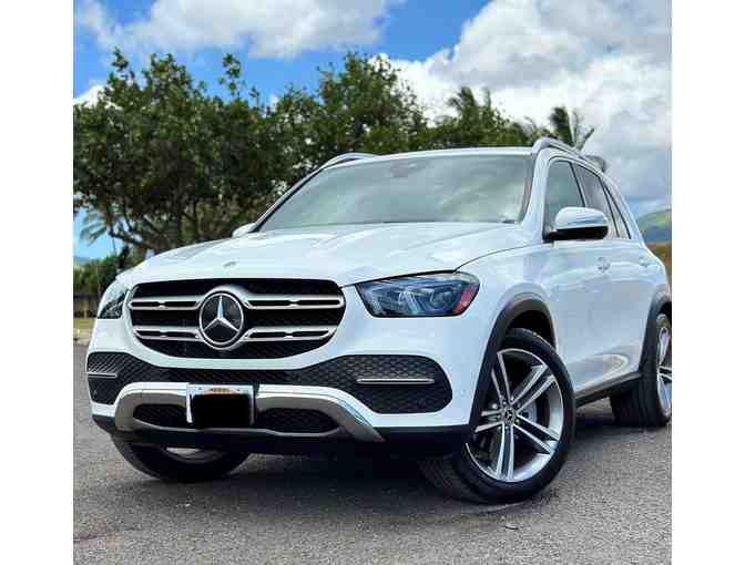 Three-Day Luxury Car Rental Through Go Rentals (HAWAII)