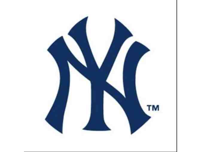 New York Yankees: Derek Jeter Autographed Jersey