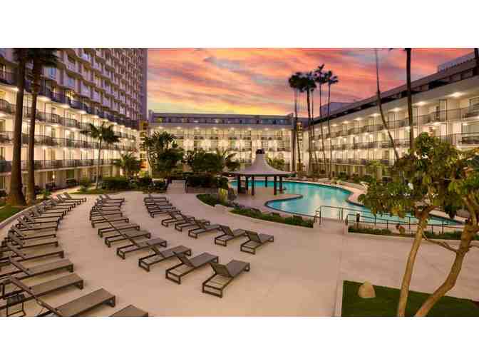 Los Angeles Airport Marriott - One (1) Night Stay with Valet Parking & M Club Access