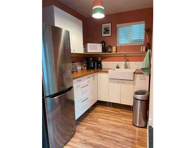 3 Night Stay in a guest house studio Airbnb in Culver City