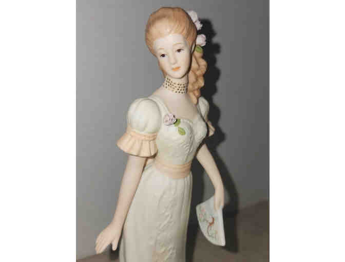 Vintage 1991 Homco Masterpiece Porcelain VICTORIA Figurine