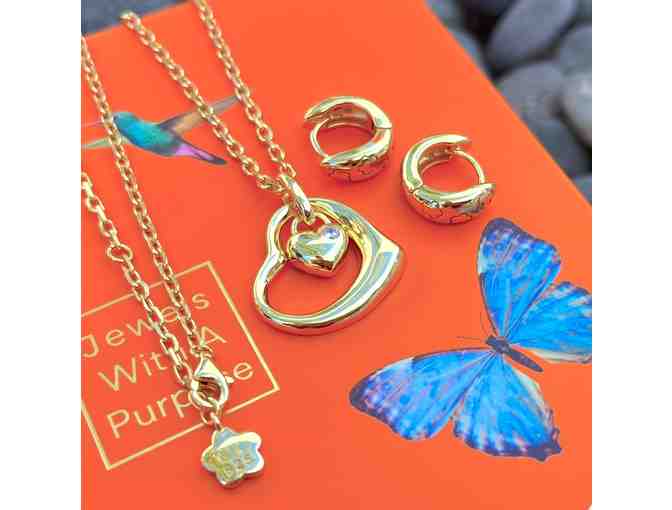 Hearts in Harmony Necklace & Earrings in Yellow Gold