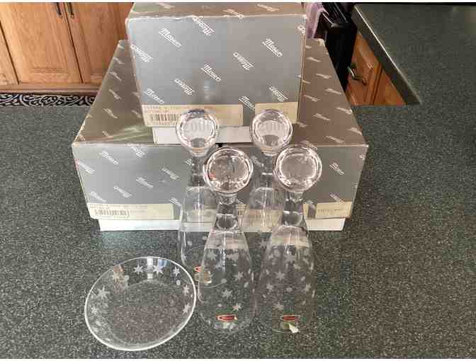 4 Bottoms Up Glasses - Photo 1