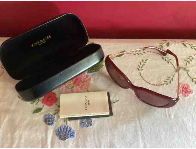 COACH Sunglasses - Photo 1