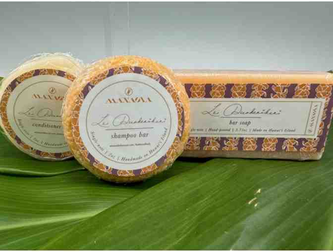 MANAOLA Lei Puakenikeni Set: Candle, Bar Soap, Shampoo bar, Conditioner Bar, Body Lotion