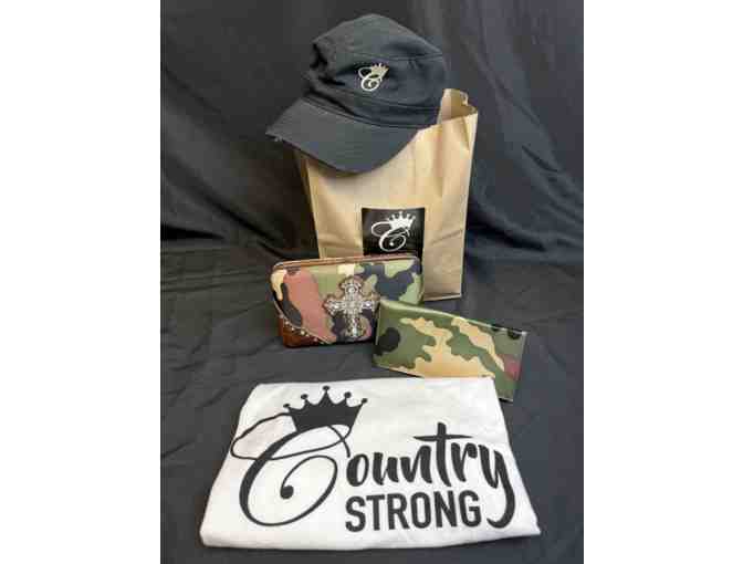 Camo Queen Wallet, Hat, and T-shirt Gift Bag - Photo 1