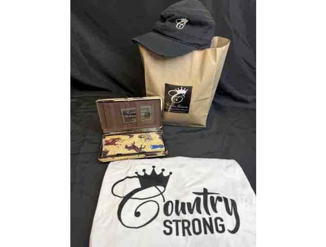 Gift Bag Camo Queen Wallet, T-shirt, and Hat - Photo 3