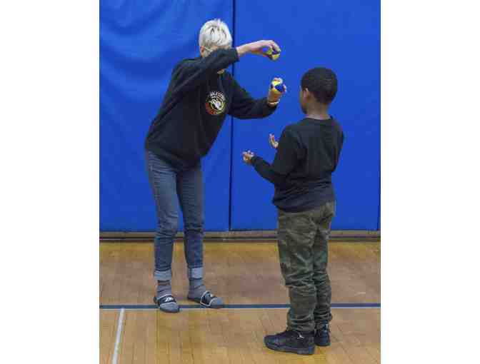 Juggling Lesson with Stephanie Monseu - Photo 1