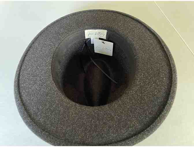 Women's Faux Felt Fedora with Leather Band!