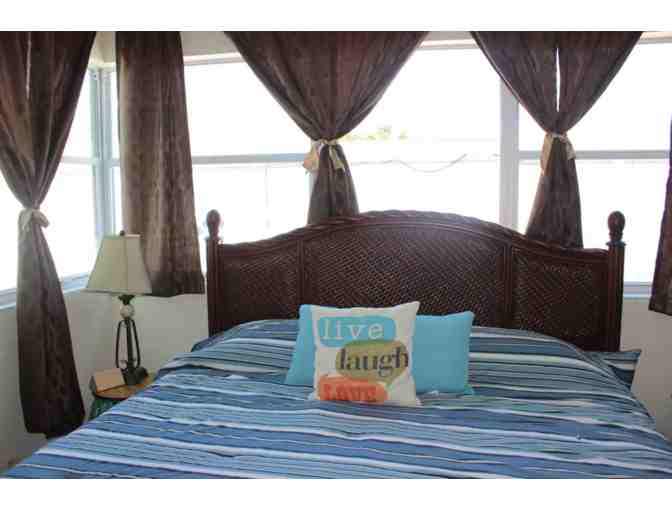 Enjoy 4 nights Luxury Daytona 3 bed Beach House + $100 Food Credit