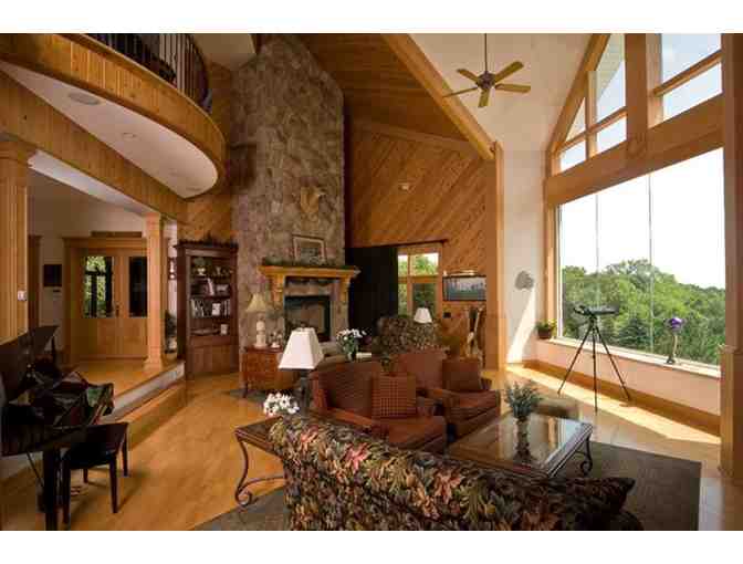 Enjoy 4 night stay at The Inn at Wawanissee Point, WI 4.8* RATED + $100 Food