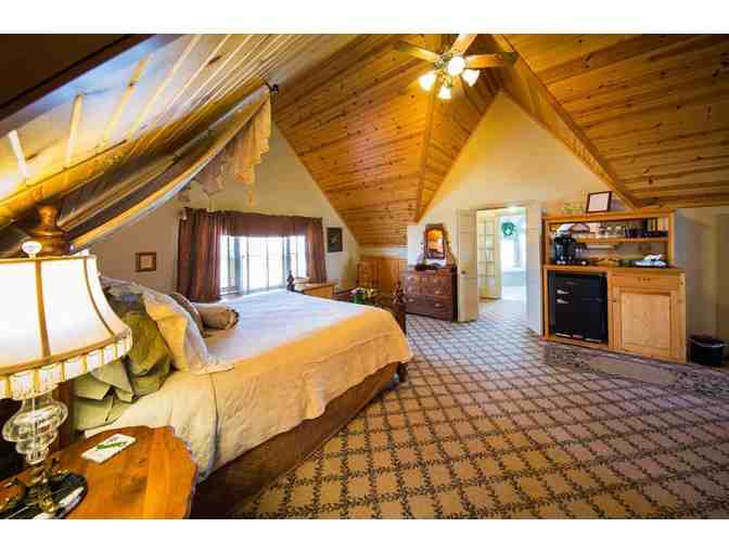Enjoy 4 night stay at McConnell Inn, WI 5* RATED + $100 Food