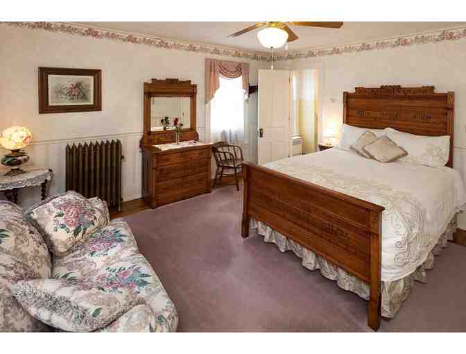Enjoy 4 night stay at Red Forest Bed and Breakfast Inn, WI 4.8* RATED + $100 Food