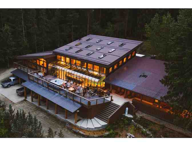 Enjoy 3 nights 5 star Bristish Columbia New Denver Lodge