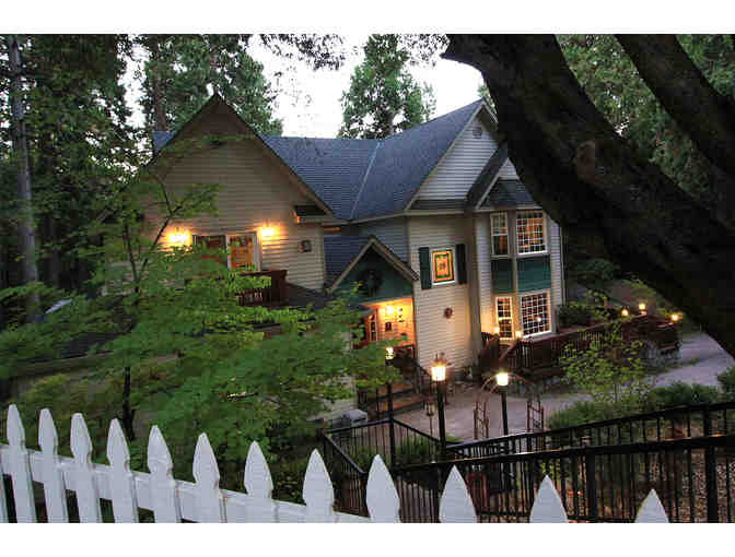 Enjoy 4 nights BnB McCaffrey House Bed & Breakfast Inn near Yosemite 4.7 Star