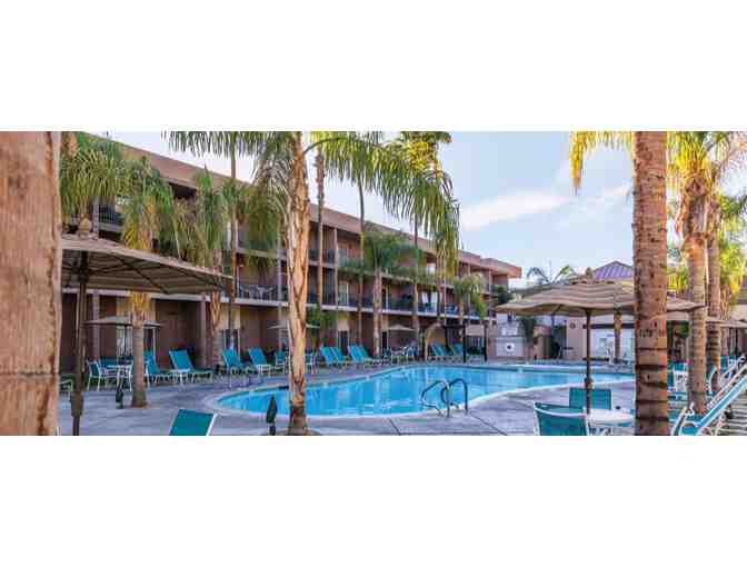Enjoy 4 nights luxury condo Palm Springs 4.6 star + Aerial Tram!