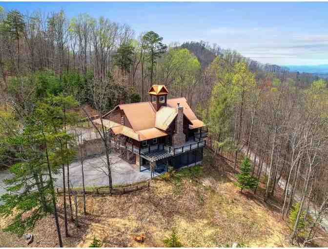 Enjoy 4 nights LUXURY 6 bed Cabin Sevierville, Tennessee