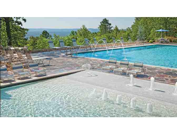 Enjoy 4 nights Club Wyndham 4.5* Resort @ Fairfield Bay, AR + $100 Food