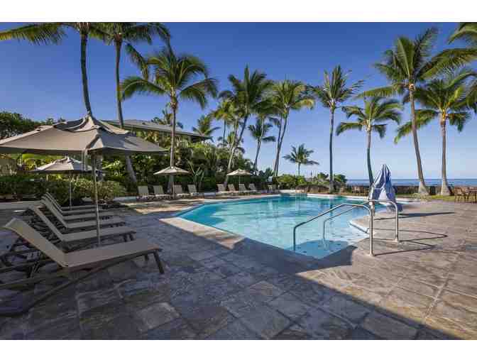 4 nights luxury Kona, Hawaii Golf Getaway for 2