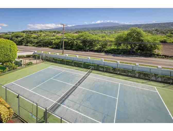 4 nights luxury Kona, Hawaii Golf Getaway for 2