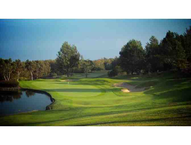 4 nights luxury Kona, Hawaii Golf Getaway for 2