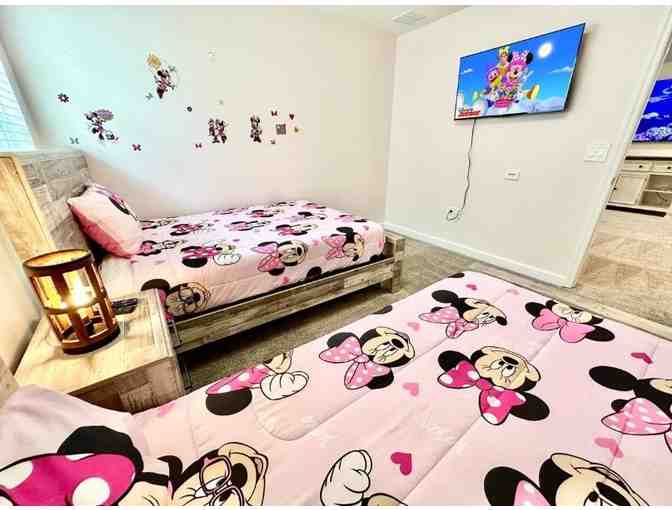 7-Night Orlando Stay for 20 in 8-Bedroom Home with $500 Disney Credit