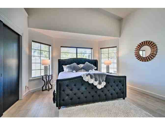 4-Night Stay in 4-Bedroom Pool House with Hot Balloon Experience + Gift - Photo 11