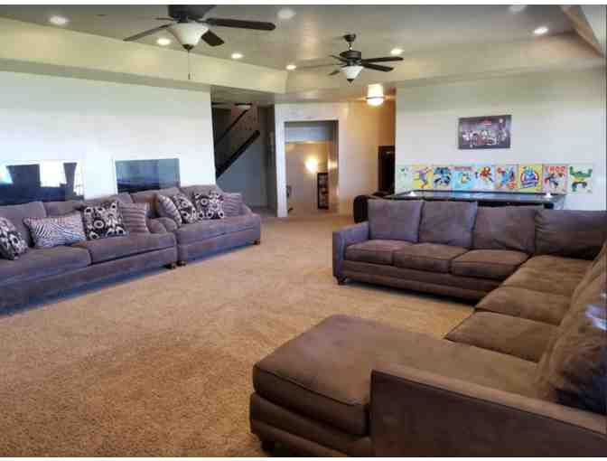 5 Night Stay in a Luxury 9 Bedroom Retreat in Bear Lake, Utah for up to 20 guest! + Gift - Photo 4