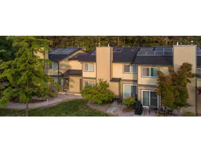 Enjoy 4 nights luxury 2 bed condo Bass Lake Yosemite! + Gift - Photo 1