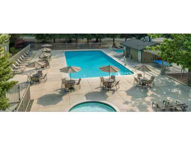 Enjoy 4 nights luxury 2 bed condo Bass Lake Yosemite! + Gift - Photo 4