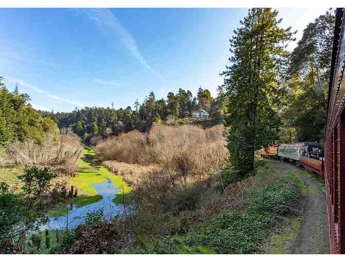 Mendocino Coast Escape: 5-Night Ocean-View Cottage with Private Beach & Skunk Train Advent - Photo 3