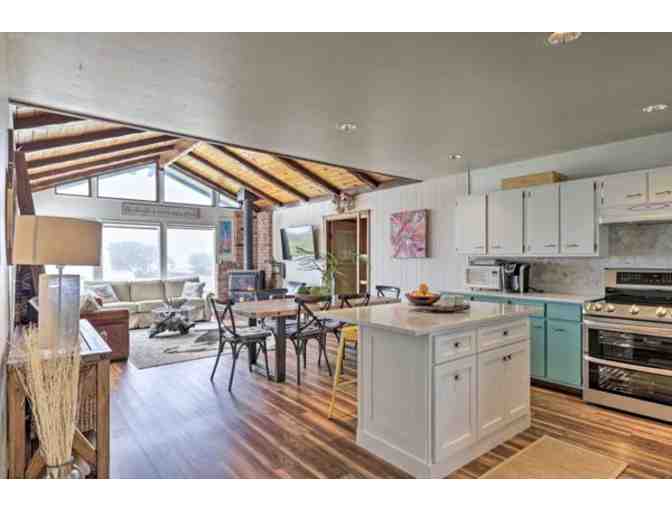 Mendocino Coast Escape: 5-Night Ocean-View Cottage with Private Beach & Skunk Train Advent - Photo 8