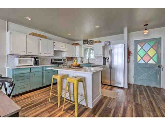 Mendocino Coast Escape: 5-Night Ocean-View Cottage with Private Beach & Skunk Train Advent - Photo 11