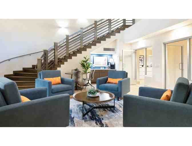 4-Night Luxury Playa del Rey 2 bed Stay + COSM LA Experience + Gift - Photo 8