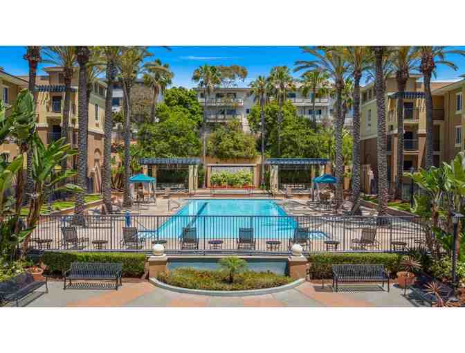 4-Night LA Stay + Golf With Frieda The Cheetah &mdash; The World&rsquo;s Most Dangerous Woman + Gift - Photo 5