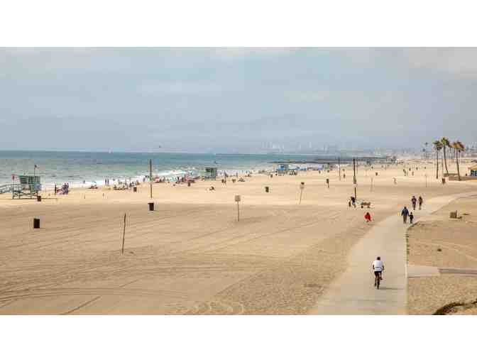 4-Night LA Stay + Golf With Frieda The Cheetah &mdash; The World&rsquo;s Most Dangerous Woman + Gift - Photo 8