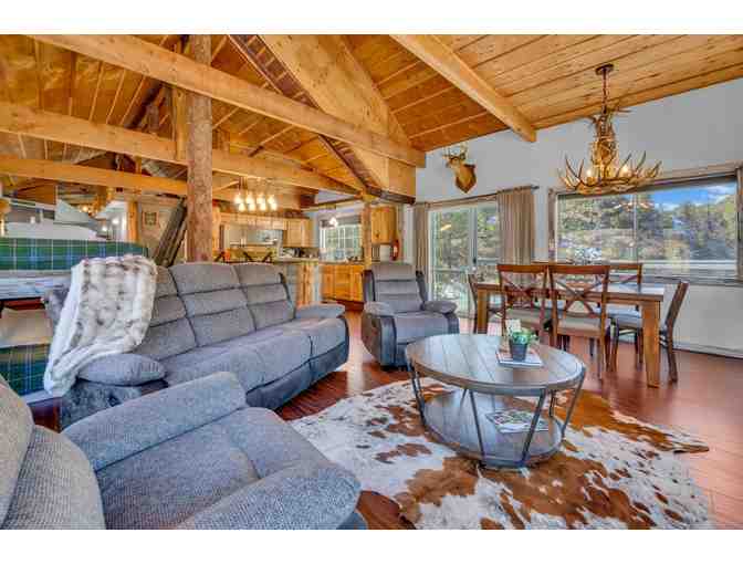 5 nights Unique Custom-Built Mountain Retreat with Hot Tub &mdash; Running Springs, CA + Gift - Photo 3