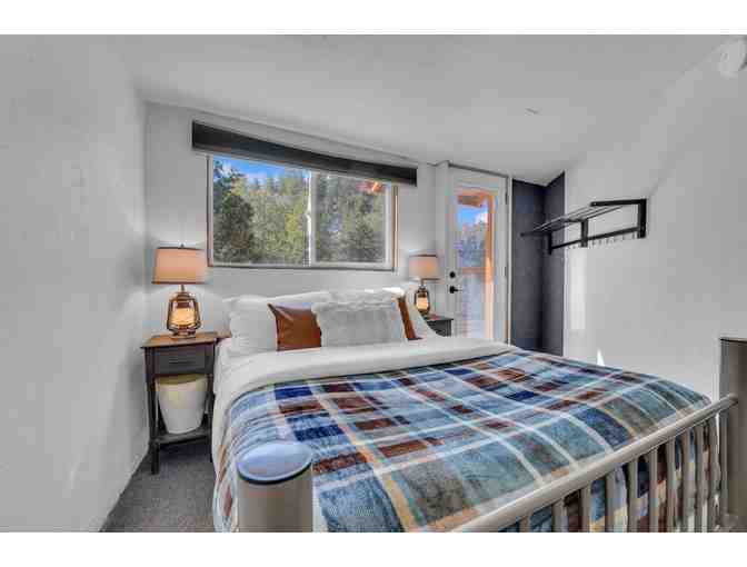 5 nights Unique Custom-Built Mountain Retreat with Hot Tub &mdash; Running Springs, CA + Gift - Photo 15