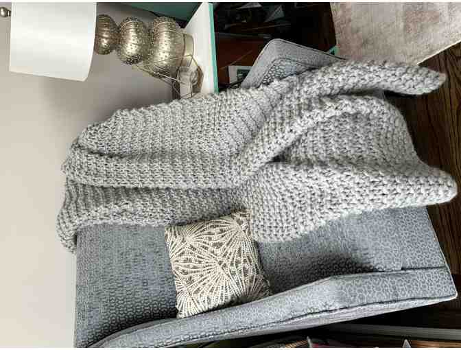 Luxurious 4x6 Handmade Wool Throw