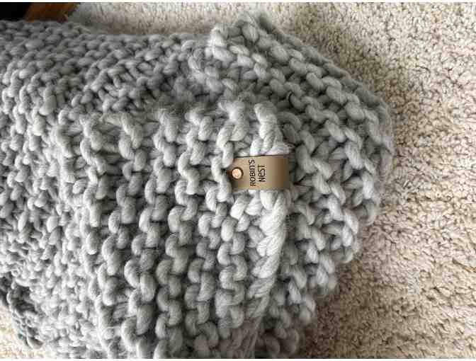 Luxurious 4x6 Handmade Wool Throw