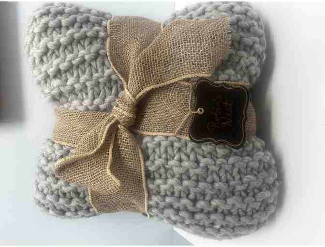 Luxurious 4x6 Handmade Wool Throw