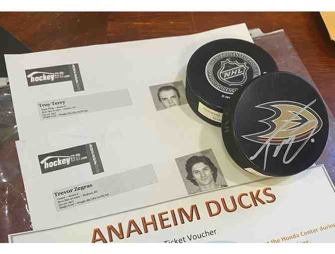 Anaheim Ducks Game Tickets (4)