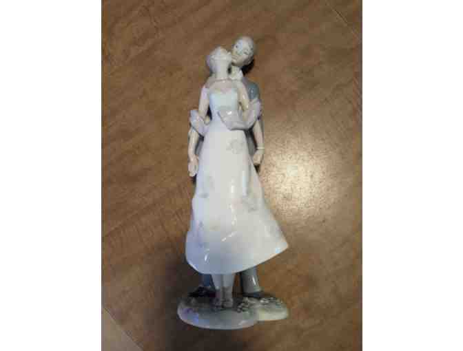 LLADRO PERFECT MATCH PORCELAIN FIGURINE