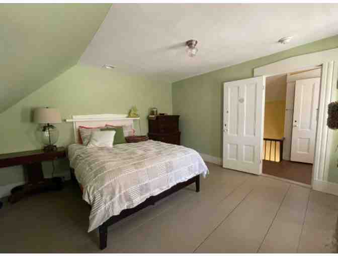 Long weekend stay in historic Harrisville home