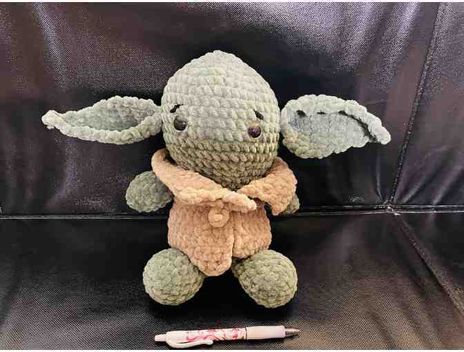 Crocheted Grogu - Photo 3